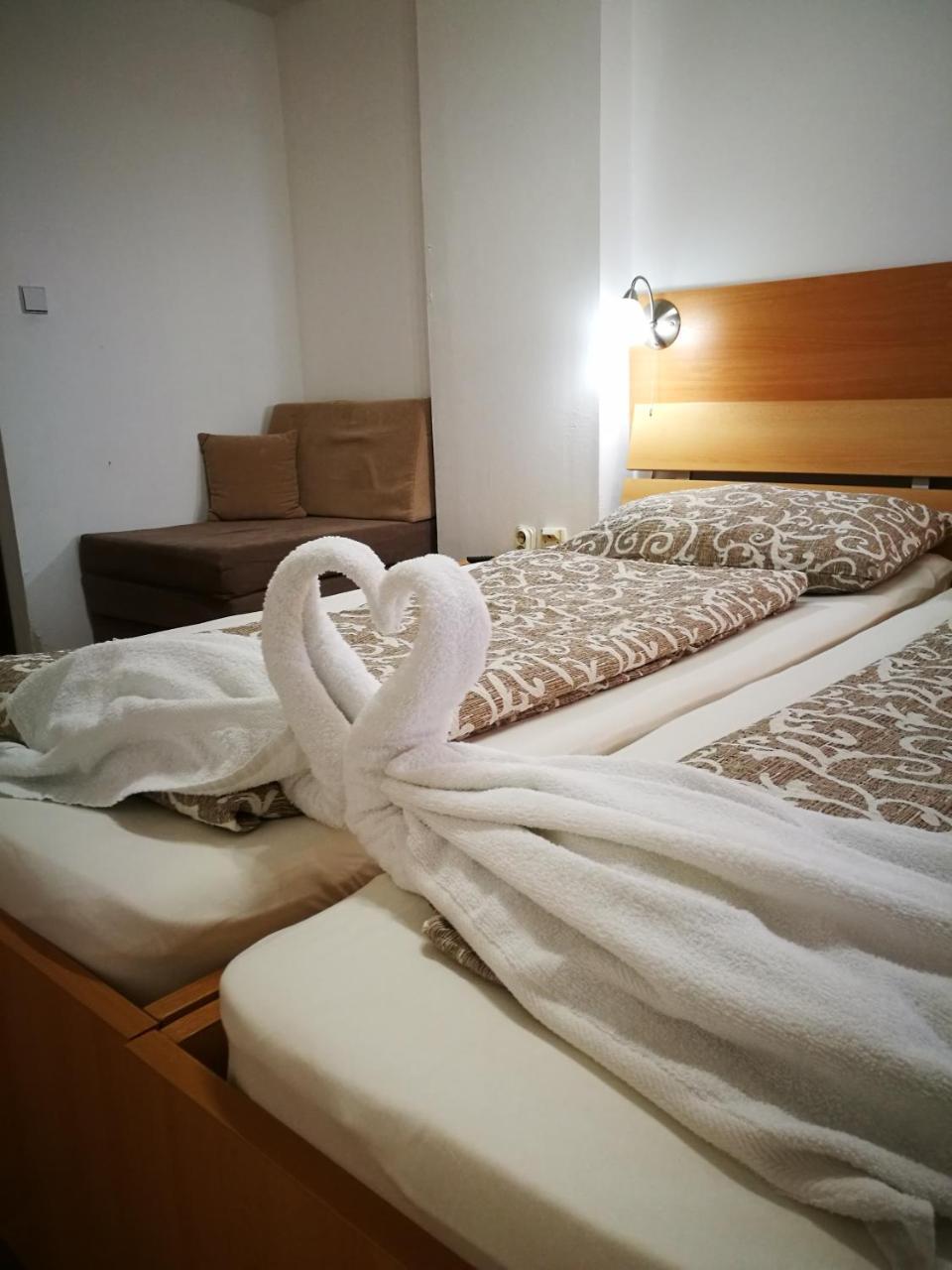 Rooms Aracic スラヴォンスキ・ブロド エクステリア 写真