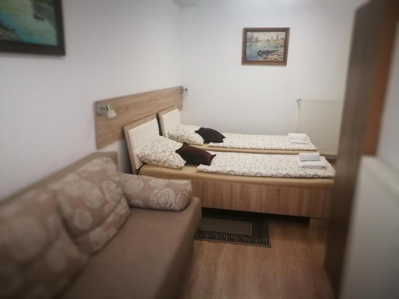Rooms Aracic スラヴォンスキ・ブロド エクステリア 写真